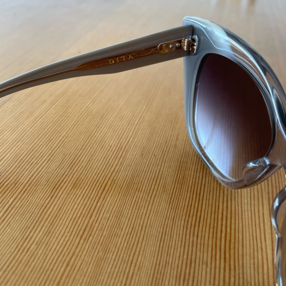Dita Magnifique Sunglasses - 22015-E- 56 in Grey/Cream main image 7